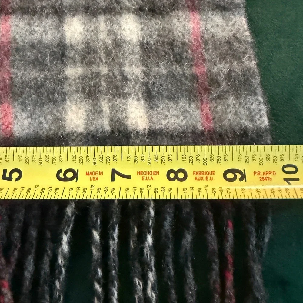 Target 100% Cashmere Scarf Grey Red Plaid Fringe RN 17730 VN 1120400